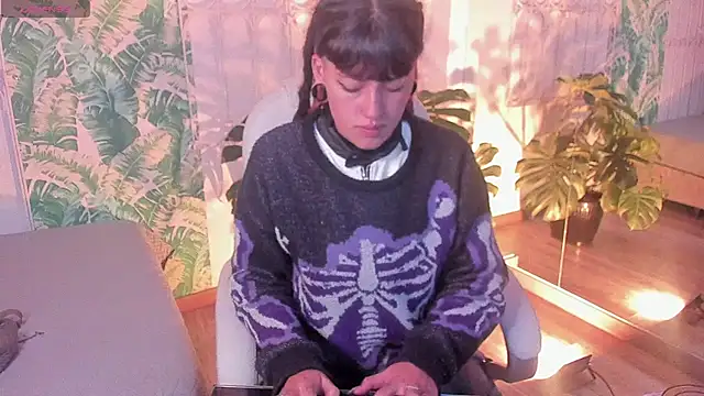  sharlotte777 online show from 12/18/25, 01:28