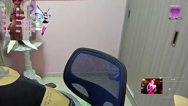 Snapshot of KAROL_MILF chatting on 11/15/25, 09:54 KAROL MILF online show from 11/15/25, 09:54