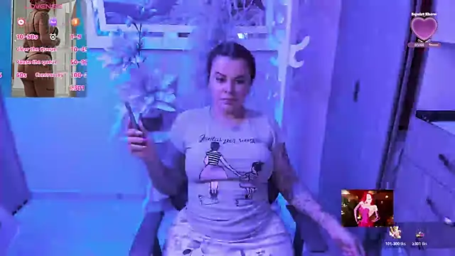 Snapshot of KAROL_MILF chatting on 04/30/26, 01:23 KAROL MILF online show from 04/30/26, 01:23