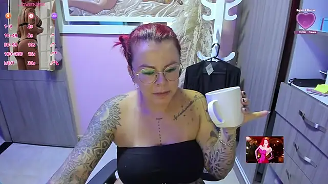 Snapshot of KAROL_MILF chatting on 06/13/26, 10:51 KAROL MILF online show from 06/13/26, 10:51