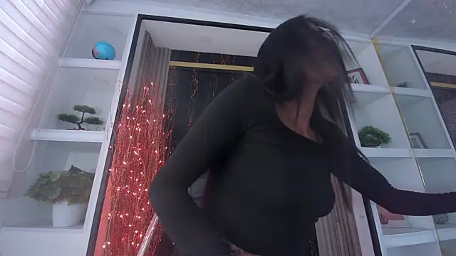 Princess Violett online show from 12/16/25, 02:44