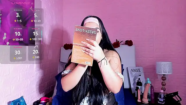 LYAA COLLINS  online show from 12/05/25, 11:08