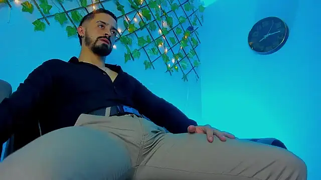 MAXIMUS MASTE3 online show from 12/17/25, 01:39