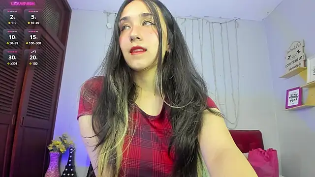 Snapshot of juliieta_love chatting on 12/07/24, 07:43 juliieta love online show from 12/07/24, 07:43
