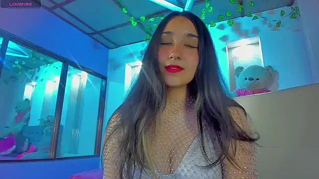 Snapshot of juliieta_love chatting on 12/30/24, 08:15 juliieta love online show from 12/30/24, 08:15