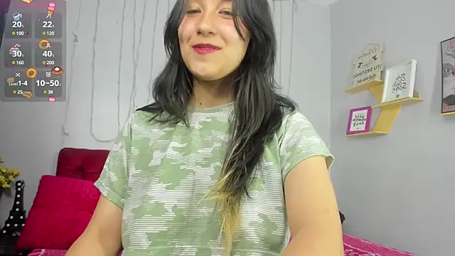 Snapshot of juliieta_love chatting on 01/23/25, 12:46 juliieta love online show from 01/23/25, 12:46