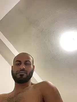 islandvybee55 online show from 01/05/25, 04:47