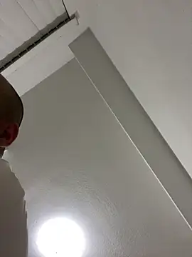 islandvybee55 online show from 03/07/25, 04:46