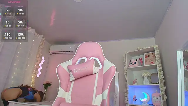 Snapshot of ely_cherry18 chatting on 03/22/26, 11:41 ely cherry18 online show from 03/22/26, 11:41