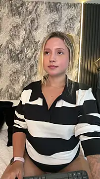 MiaPetit  online show from 10/26/25, 12:16