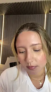 MiaPetit  online show from 12/05/25, 08:38