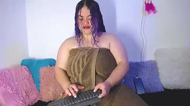 lunitaa0 online show from 01/14/25, 05:51