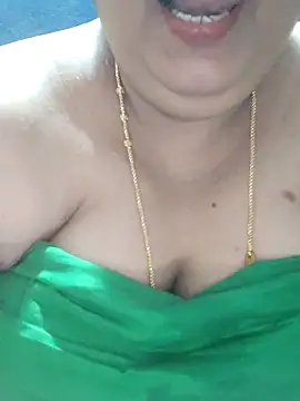Snapshot of tamilthanushri chatting on 05/14/26, 06:26 tamilthanushri online show from 05/14/26, 06:26