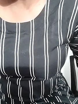 Snapshot of Jasikatamil chatting on 12/22/25, 09:50 Jasikatamil online show from 12/22/25, 09:50