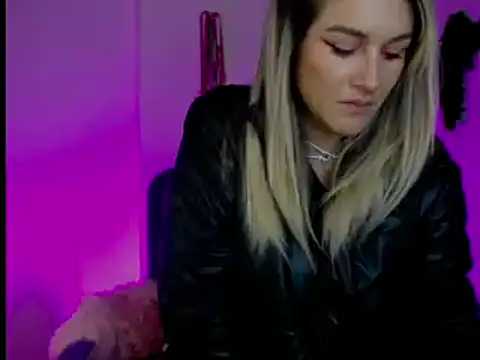 Snapshot of kim_jeins11 chatting on 12/10/24, 10:16 kim jeins11 online show from 12/10/24, 10:16