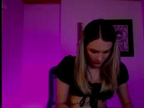 Snapshot of kim_jeins11 chatting on 01/10/25, 11:08 kim jeins11 online show from 01/10/25, 11:08