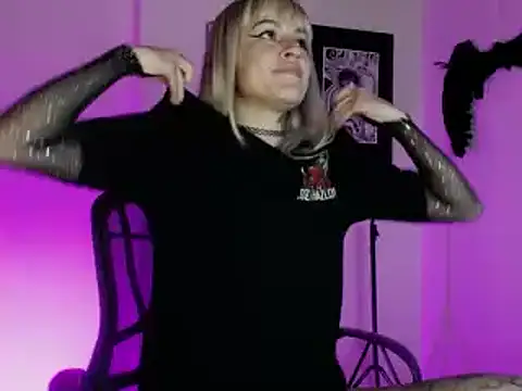 Snapshot of kim_jeins11 chatting on 02/05/25, 12:10 kim jeins11 online show from 02/05/25, 12:10