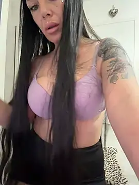 Snapshot of cicciolina chatting on 04/24/26, 12:07 cicciolina online show from 04/24/26, 12:07