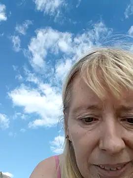 Snapshot of Ladykiss833 chatting on 10/02/25, 02:24 Ladykiss833 online show from 10/02/25, 02:24