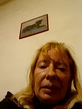 Snapshot of Ladykiss833 chatting on 11/24/25, 06:29 Ladykiss833 online show from 11/24/25, 06:29