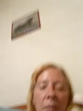 Snapshot of Ladykiss833 chatting on 03/17/26, 06:22 Ladykiss833 online show from 03/17/26, 06:22