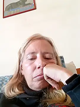 Snapshot of Ladykiss833 chatting on 03/19/26, 01:15 Ladykiss833 online show from 03/19/26, 01:15