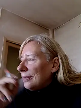 Snapshot of Ladykiss833 chatting on 03/25/26, 02:56 Ladykiss833 online show from 03/25/26, 02:56