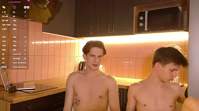  whitenight  online show from 03/18/25, 06:59