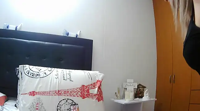 Latiinvenushot online show from 01/21/25, 09:15