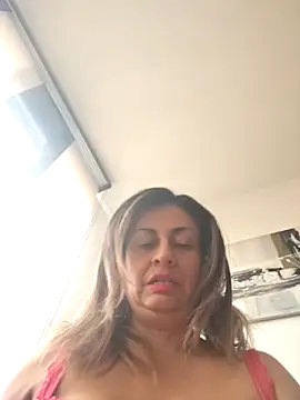 Latiinvenushot online show from 11/12/25, 03:12