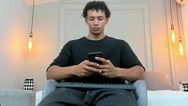 Dominick star online show from 12/14/24, 03:51