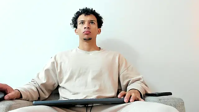 Dominick star online show from 12/21/24, 03:36