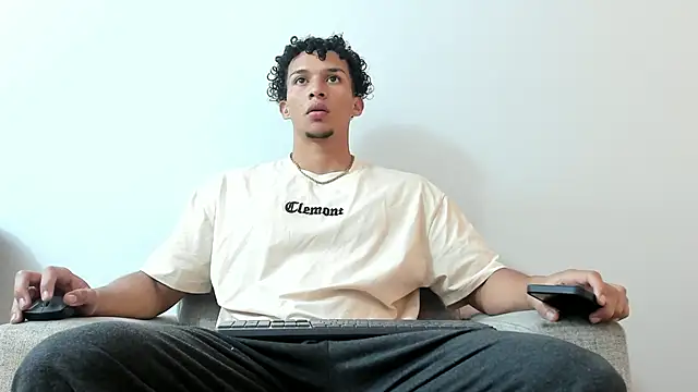 Dominick star online show from 12/30/24, 03:25