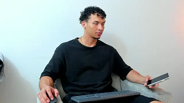 Dominick star online show from 01/12/25, 02:56