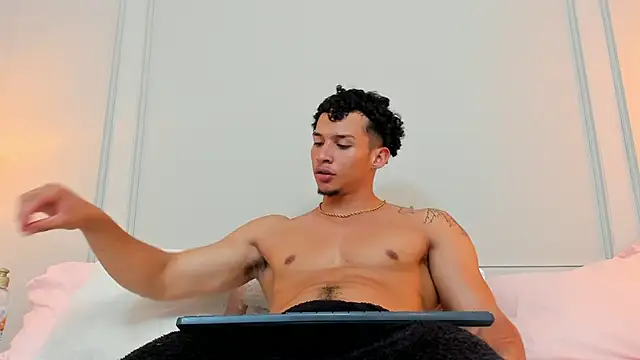 Dominick star online show from 01/12/25, 09:08