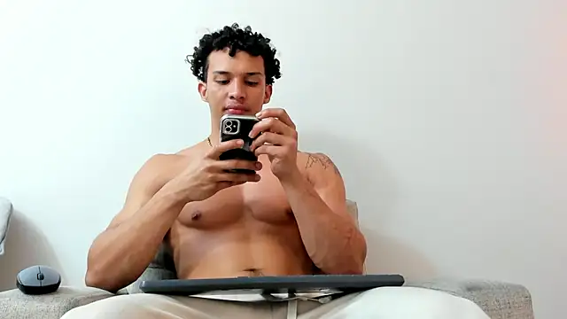 Dominick star online show from 01/21/25, 03:48