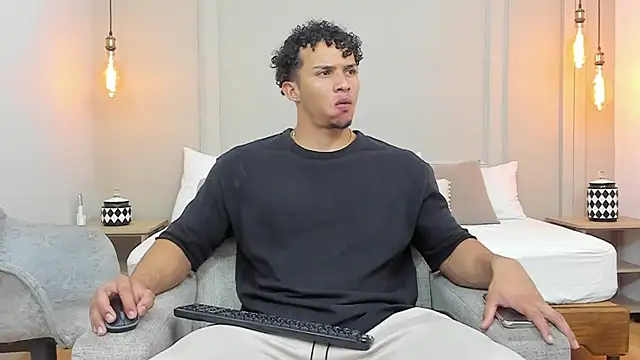 Dominick star online show from 02/07/25, 04:06