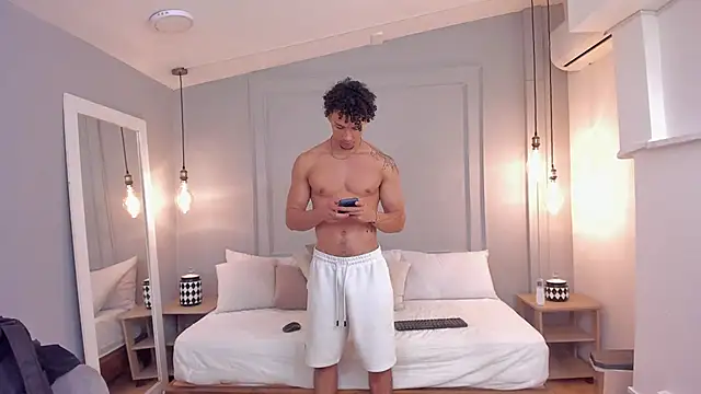 Dominick star online show from 10/04/25, 04:32