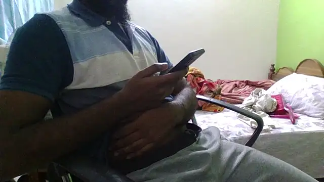 Snapshot of bangalorebulli chatting on 11/07/25, 04:51 bangalorebulli online show from 11/07/25, 04:51