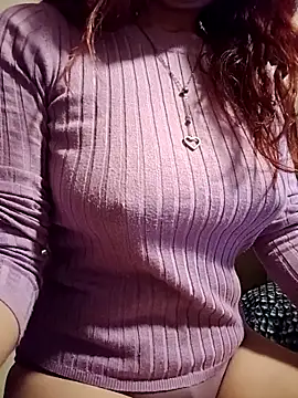 Snapshot of KITTEN-10 chatting on 10/11/25, 03:39 KITTEN-10 online show from 10/11/25, 03:39