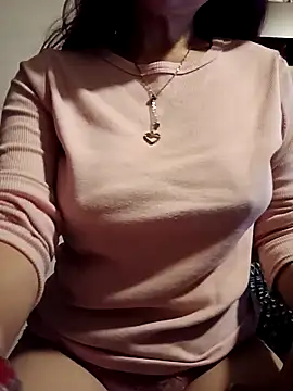 Snapshot of KITTEN-10 chatting on 10/13/25, 03:28 KITTEN-10 online show from 10/13/25, 03:28