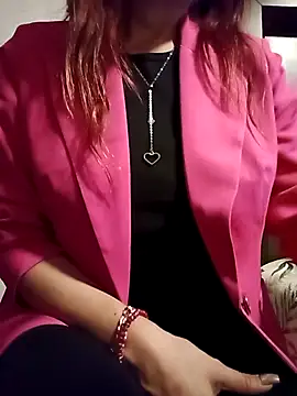 Snapshot of KITTEN-10 chatting on 10/22/25, 03:40 KITTEN-10 online show from 10/22/25, 03:40