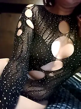 Snapshot of KITTEN-10 chatting on 10/24/25, 03:36 KITTEN-10 online show from 10/24/25, 03:36