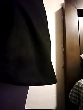 Snapshot of KITTEN-10 chatting on 10/31/25, 03:51 KITTEN-10 online show from 10/31/25, 03:51