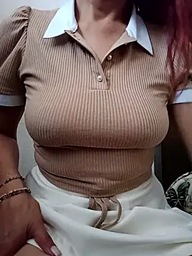 Snapshot of KITTEN-10 chatting on 11/23/25, 07:13 KITTEN-10 online show from 11/23/25, 07:13