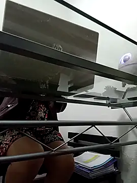 Snapshot of KITTEN-10 chatting on 11/25/25, 01:49 KITTEN-10 online show from 11/25/25, 01:49