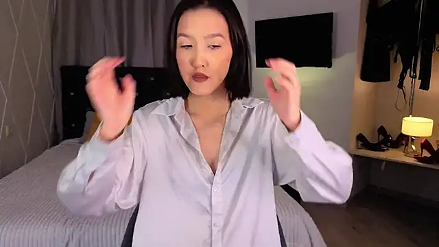 Snapshot of CarrieAmber chatting on 11/21/25, 03:11 CarrieAmber online show from 11/21/25, 03:11