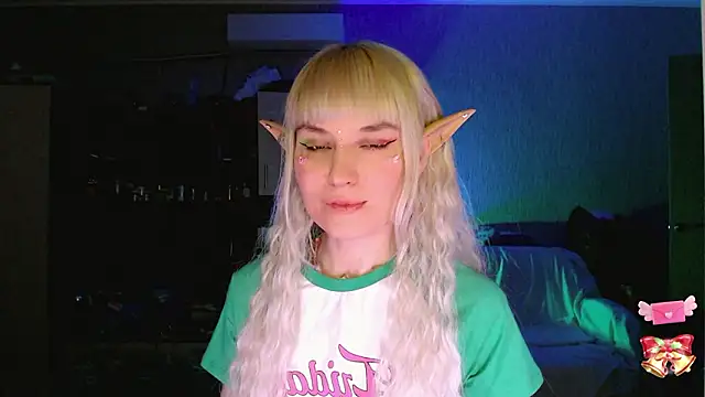 Snapshot of mischellemeow13 chatting on 02/20/26, 07:58 mischellemeow13 online show from 02/20/26, 07:58