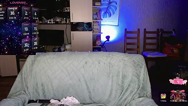 Snapshot of mischellemeow13 chatting on 04/17/26, 02:58 mischellemeow13 online show from 04/17/26, 02:58