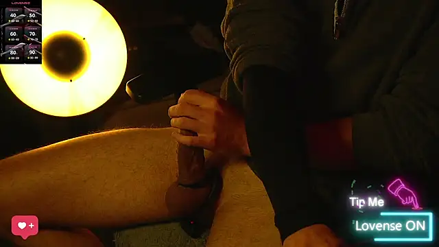 Snapshot of coupleofficial chatting on 04/02/26, 11:24 coupleofficial online show from 04/02/26, 11:24